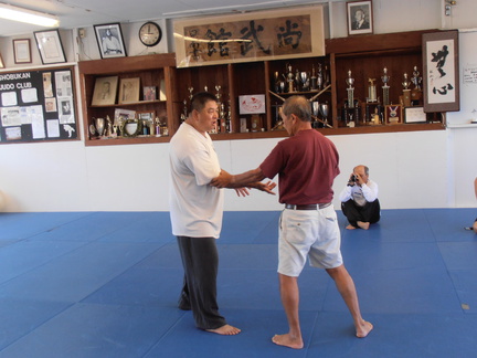 Sam Chin Sifu teaches Hiroshi Kato
